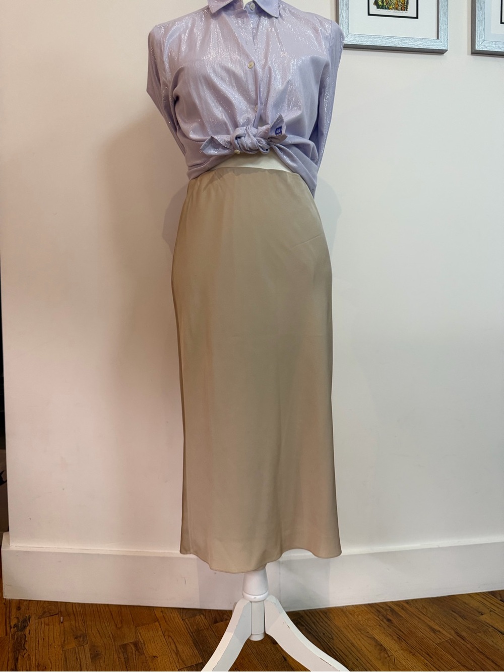 Theory silk slip on skirt with one side slit.